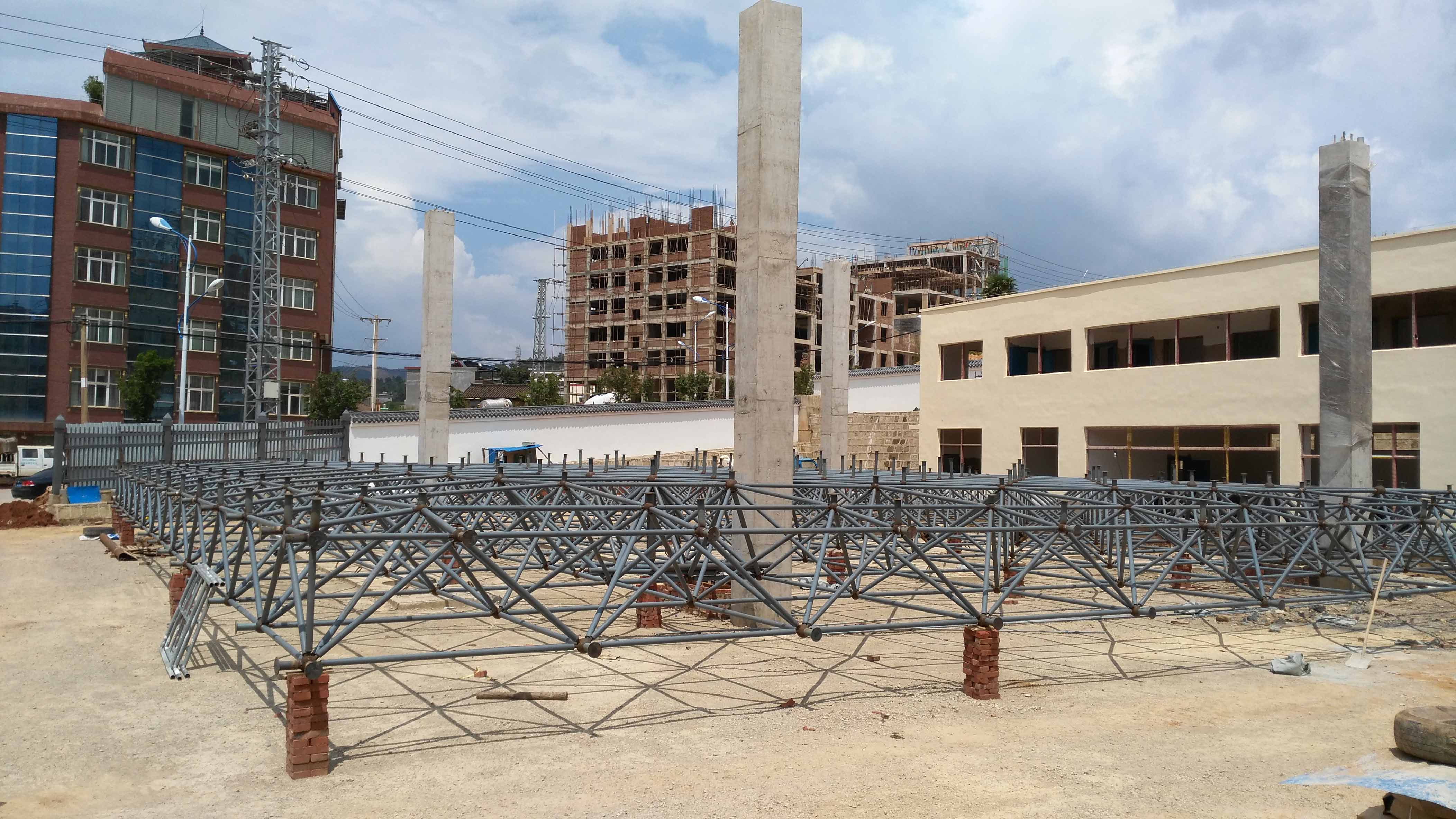 辉县小型加油站网架